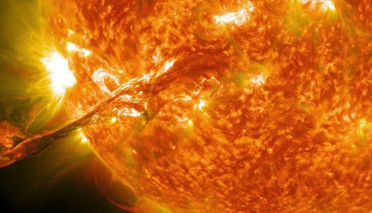 Korkunç iddia! Güneşin yanında uzay gemisi saklanıyor