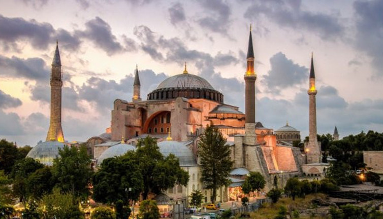 Rus Ortodoks Kilisesi'nden Ayasofya açıklaması: 'Bu adım tarihin akışını değiştirebilir'