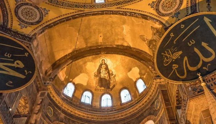 Ayasofya’da lazerli düzenleme: Namaz vakti devreye girecek!