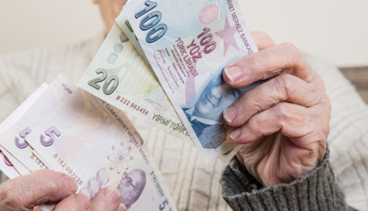 Milyonlarca emekli için önemli hamle: Kanun teklifi Meclis'e sunuldu!