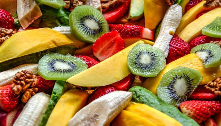 Yediklerinize dikkat ederek genç kalabilirsiniz! İşte püf noktaları...