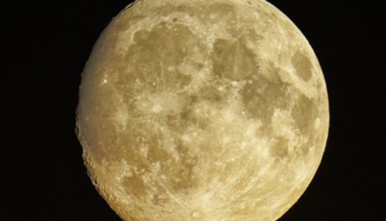 Dedikleri bir bir çıkan ünlülerin astroloğu Kassandra yorumladı: Uçak düşecek deprem olacak