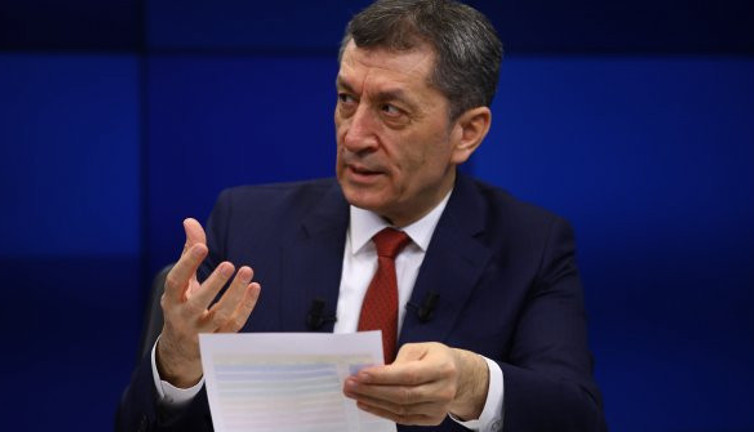 Bakan Selçuk'tan okulların başlama tarihi ile ilgili açıklama: Canlı yayında duyurdu