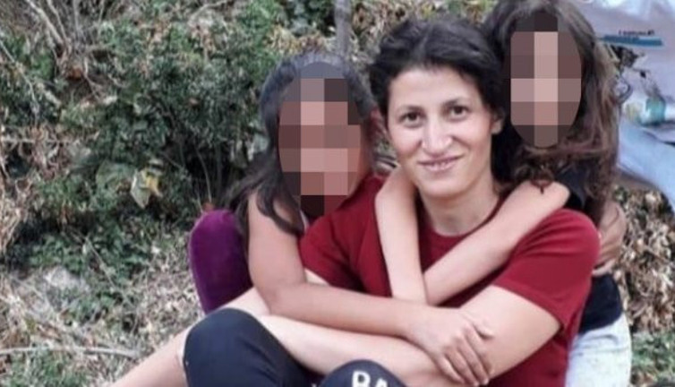 Uyuyan karısının canını boğarak aldı