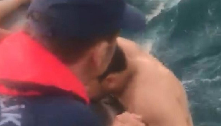 Sahil güvenlik ölümün pençesinden çekip aldı