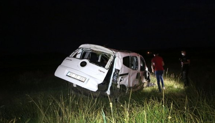 Sivasta feci kaza! 2'si bebek 9 yaralı