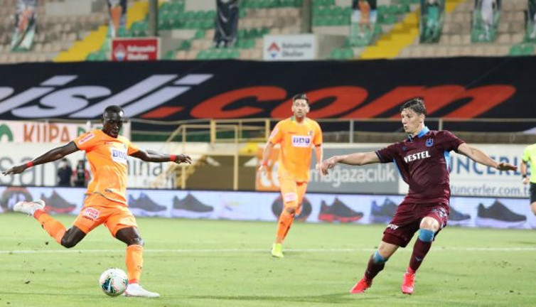 Trabzon ile Alanyaspor'da kılıçlar çekildi! Hedef Türkiye Kupası