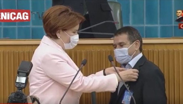 İYİ Parti Grup Toplantısı'nın ardından... Âşık Mahsuni'nin oğlu rozet taktı, Twitter "Atatürk" mesajlarıyla yıkıldı