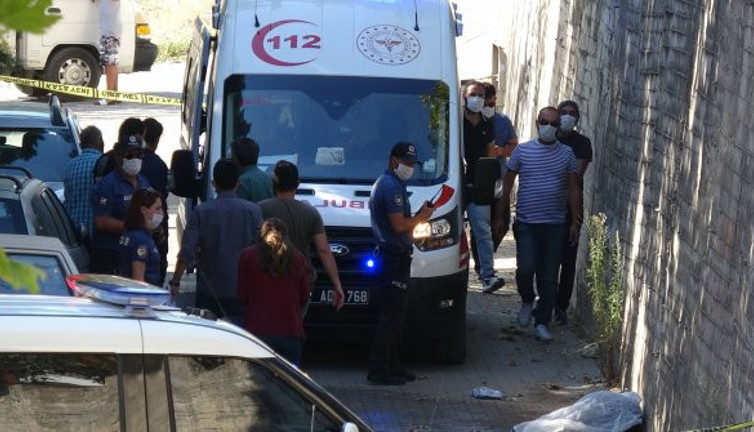 Genç kadın sokak ortasında katledildi