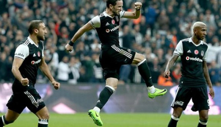 Gökhan Gönül'ün eşi Hatice Gönül Fenerbahçe'ye transferi açıkladı