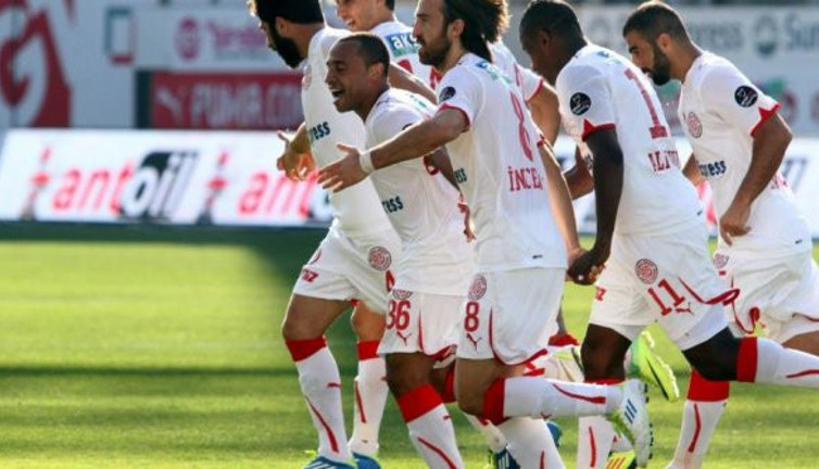 Antalyaspor 5 futbolcu ile yollarını ayırdı