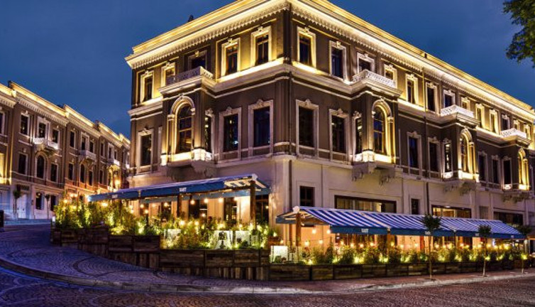 Elite World Otel Yönetim Kurulu üyesi Emel Elik Bezaroğlu net konuştu: İstanbul otelleri açılamaz