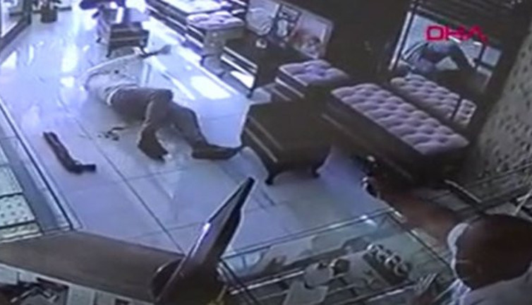 Konya'da film senaryosu gibi soygun girişimi! Karısı oyaladı kocası soyguncuyu kurşunladı