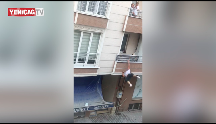 Bu bir keskin sirke küpüne zarar verir haberidir… Balkonda alt komşusuyla kavga ediyordu, sinirlendi ekmek attı aşağıya düştü