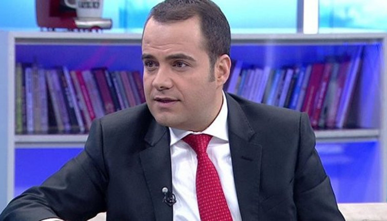 Canlı yayındaki ekonomi yorumu ünlü ekonomisti çıldırttı: "Teyze bilmeden ne konuşuyorsun ya?"