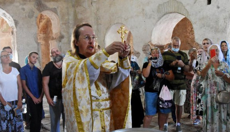 Ruslar doğum gününde 'Noel Baba'ya koştu