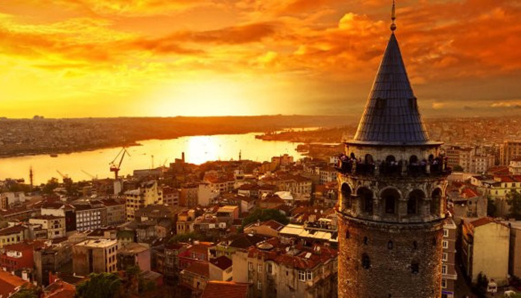 Tarkan'dan Galata Kulesi paylaşımı! Söylecek söz bulamıyorum