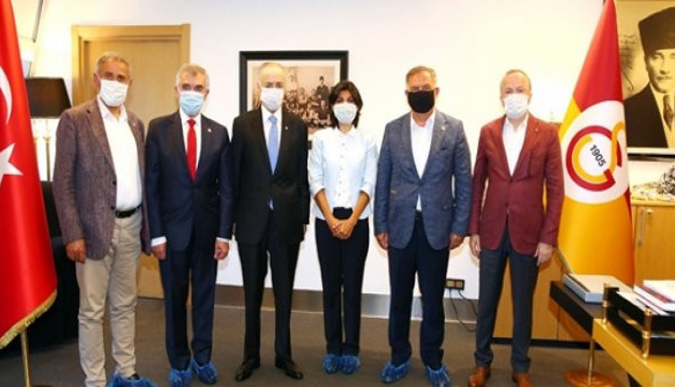 CHP'li vekillerden Galatasaray Başkanı Mustafa Cengiz'e geçmiş olsun ziyareti