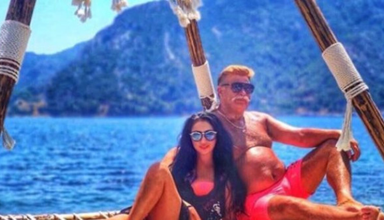 Genç kızların korkulu rüyası balayında! 33 yaş küçük karısıyla yaşıtlarını kıskandırdı