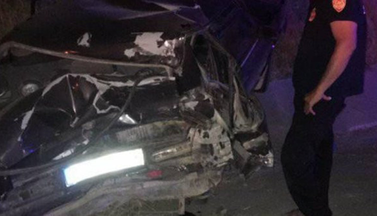 Elazığ'da çok feci olay! Arızalanan araçlarını iterken TIR çarptı