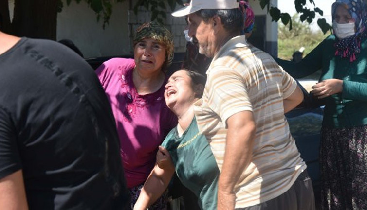 65 yaşında 2 kişiyi öldürüp 3 kişiyi yaraladı! Dondurmasını bitirip jandarmaya teslim oldu