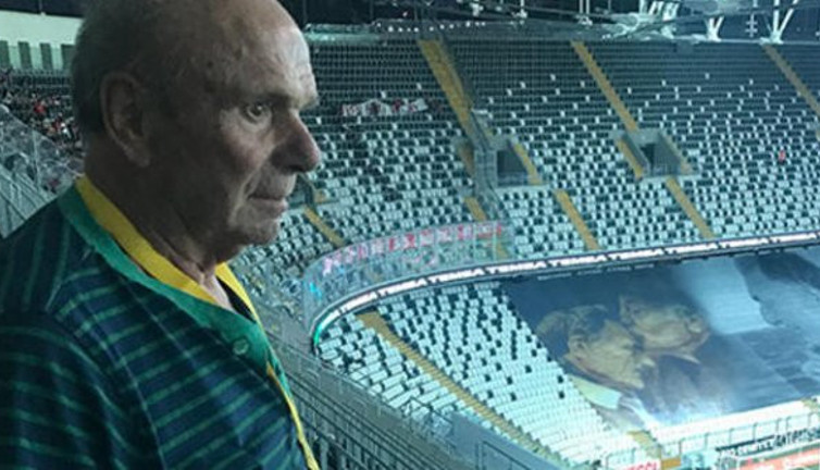 Baba Hakkı’nın Süleyman Seba’yı alnından öptüğü efsane fotoğrafı çeken gazeteci hayatını kaybetti: Beşiktaş ve spor medyası yasta