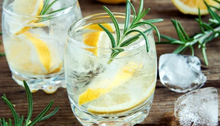 2 bin 500 yıl önce başlayan yöntem! Limonlu suyun müthiş faydaları