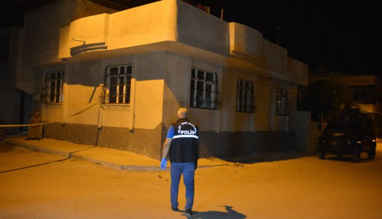 Adana'da panik! El yapımı bomba attılar