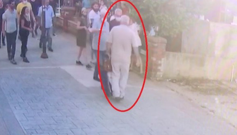 Kadınlara bıçak çeken adam, karakola sığındı! Hiç beklemediği şey gerçekleşti!