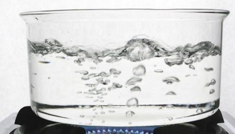 Savcılık kaynar suyu silah kabul etti