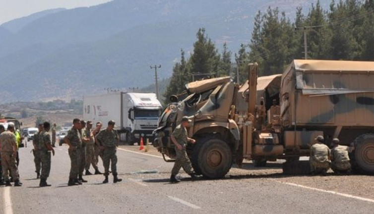 Rus-ABD askeri araçları Suriye'de çarpıştı: 4 yaralı