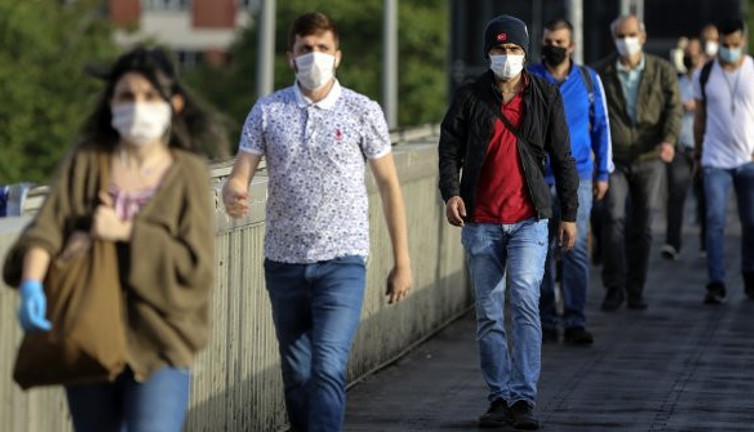 Türk bilim insanı, 'Büyük hazırlık yapın' diyerek, salgının bitiş tarihini verdi
