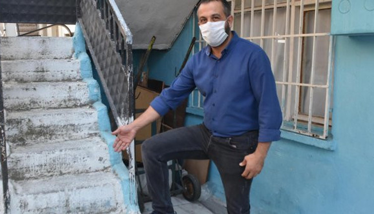 Hamam böcekleri koca mahalleyi istila etti