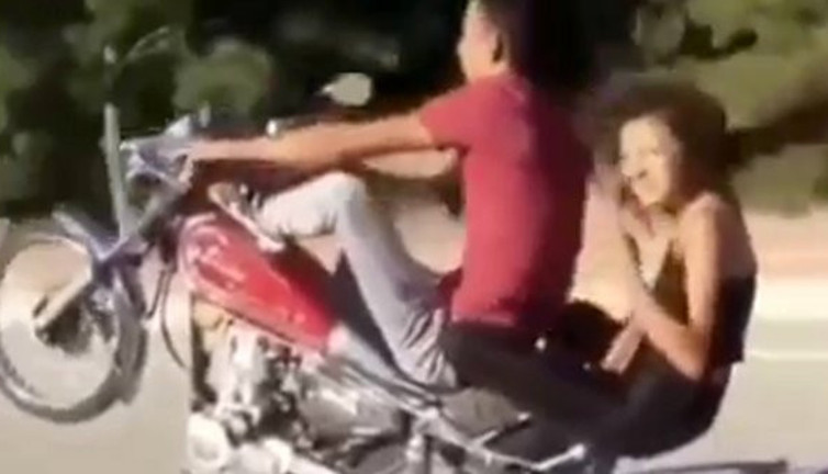 Tek teker seyahat! Allah akıl fikir versin