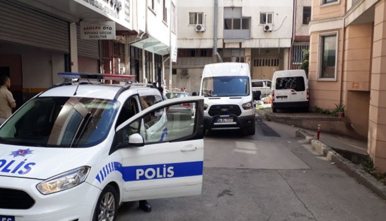 Öldürdüğü sevgilisinin kanıyla duvara mesaj yazdı! Karısını kurbanlık koyun gibi kesti! İstanbul'da vahşet!