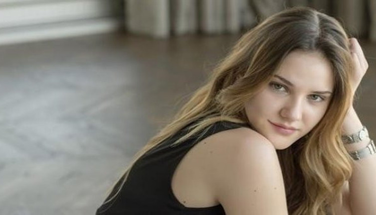 Aşk 102 dizisinin setinde korona paniği! Testi pozitif olanlar arasında Alina Boz'da var