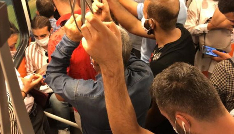 Nasıl olacak ki bu iş! İstanbul’da ayakta yolcu taşımamak için 14 bin araç gerekiyor