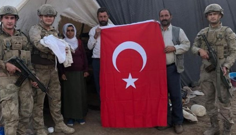 Doktordan tarif aldı doğum yaptırdı! Hem annenin, hem bebeğin hayatını kurtardı! Kahraman onbaşı