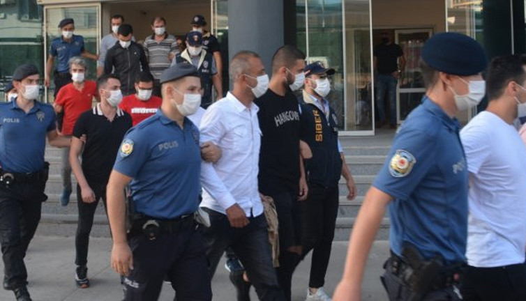 Güzel kadın hayali kurarken dolandırıldılar! Sakın bu tuzağa düşmeyin