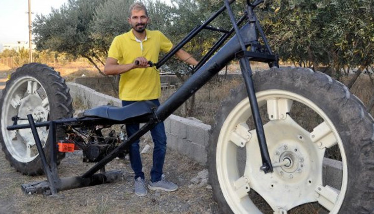 Traktör tekerlekli motosiklet yaptı! Hurdadan topladığı parçalardan
