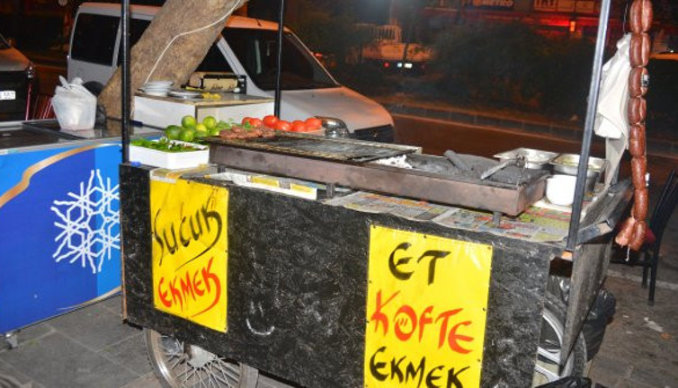 Adana'da 'küfür etme' uyarısında bulunan köfteci bıçaklandı