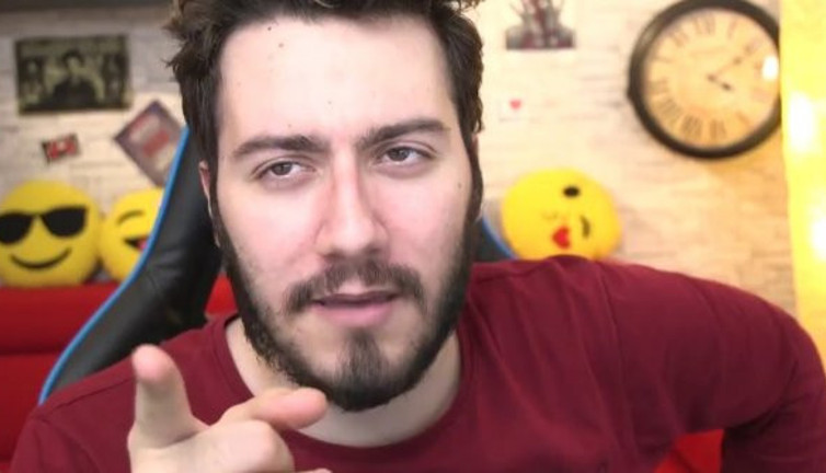 Ünlü YouTuber Enes Batur karantinadan kaçtı