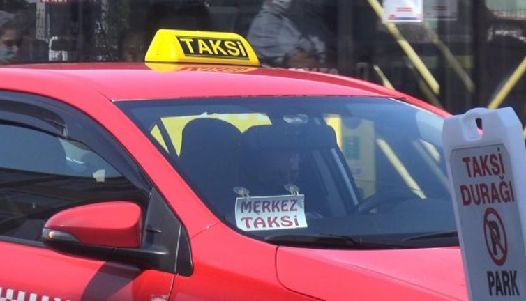 İstanbul'da taksicilerin 'bordo' tartışması