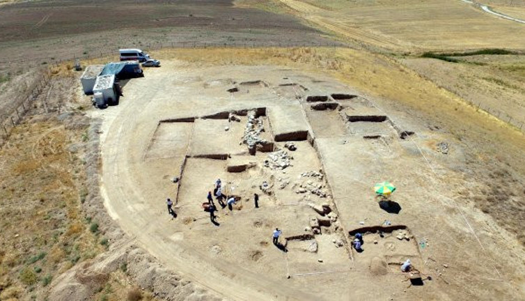 Kadına verilen değer toprak altında belgelendi! Profesör gözlerine inanamadı