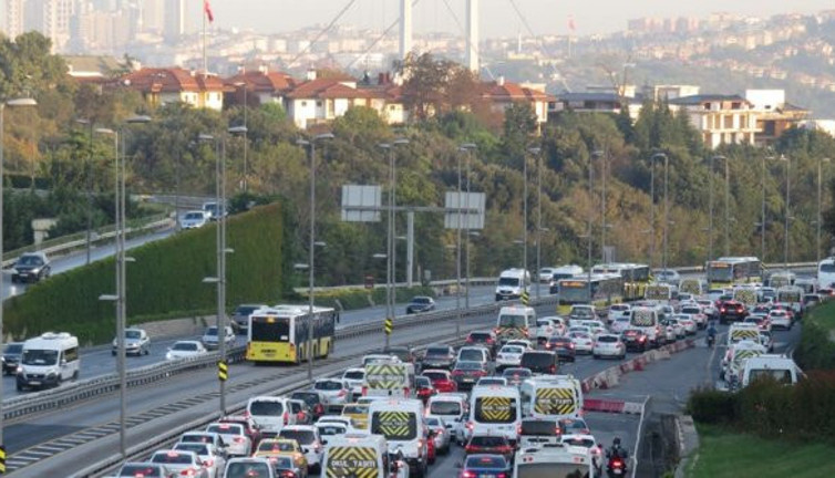 İstanbul'da kademeli mesai başladı