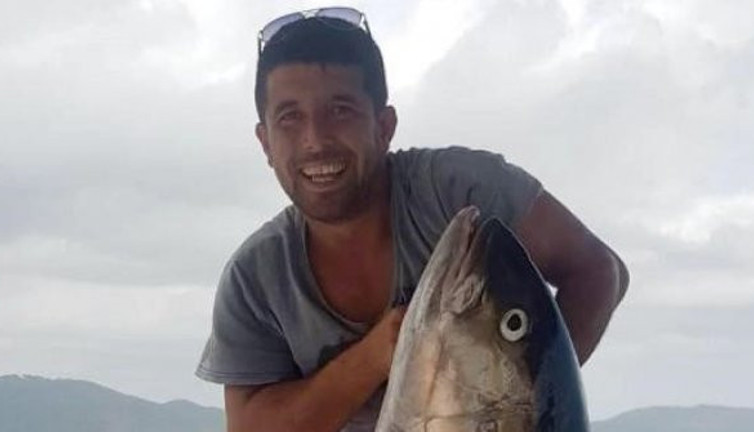 Marmarisli kaptan özel yapım olta ile dev balık yakaladı. Görenler şaşkına döndü. Akyayı rekor fiyata restorana sattı