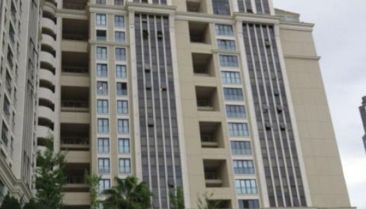 Lüks rezidansta genç kadının sır ölümü