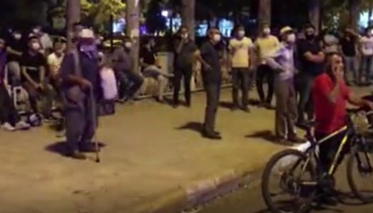 Film gibi izlediler! Maske, mesafe hak getire...