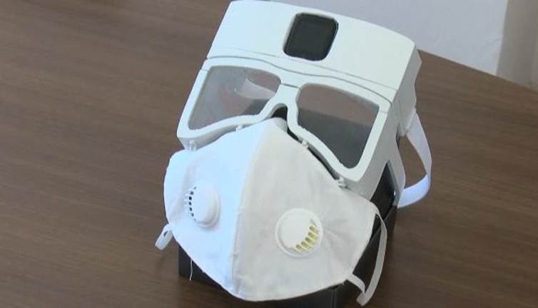 Dünyanın en akıllı maskesi Van'da üretildi. Modüler yapıya sahip. Verileri alıp merkeze iletecek