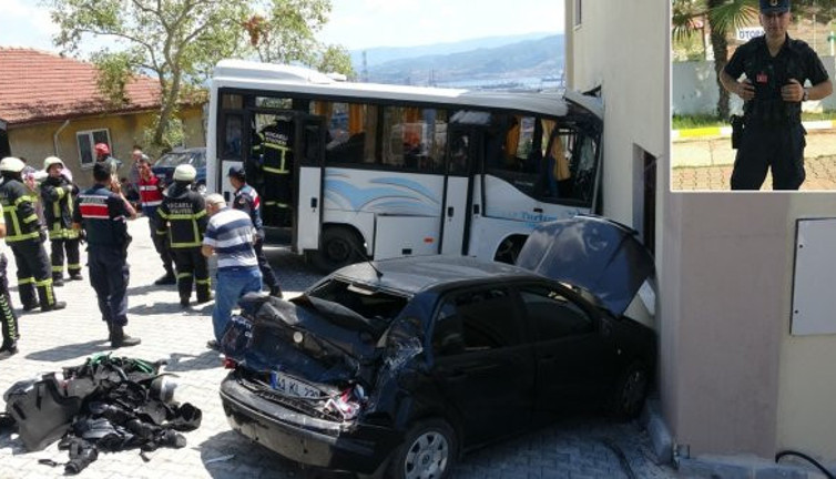 Kocaeli’de rampada freni boşalan midibüs cami duvarına çarptı. Uzman onbaşıdan acı haber